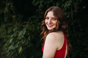 girl in read dress